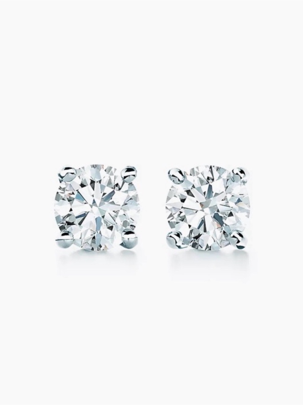 Classic Round Cut White Diamond Stud Earrings - Unbranded